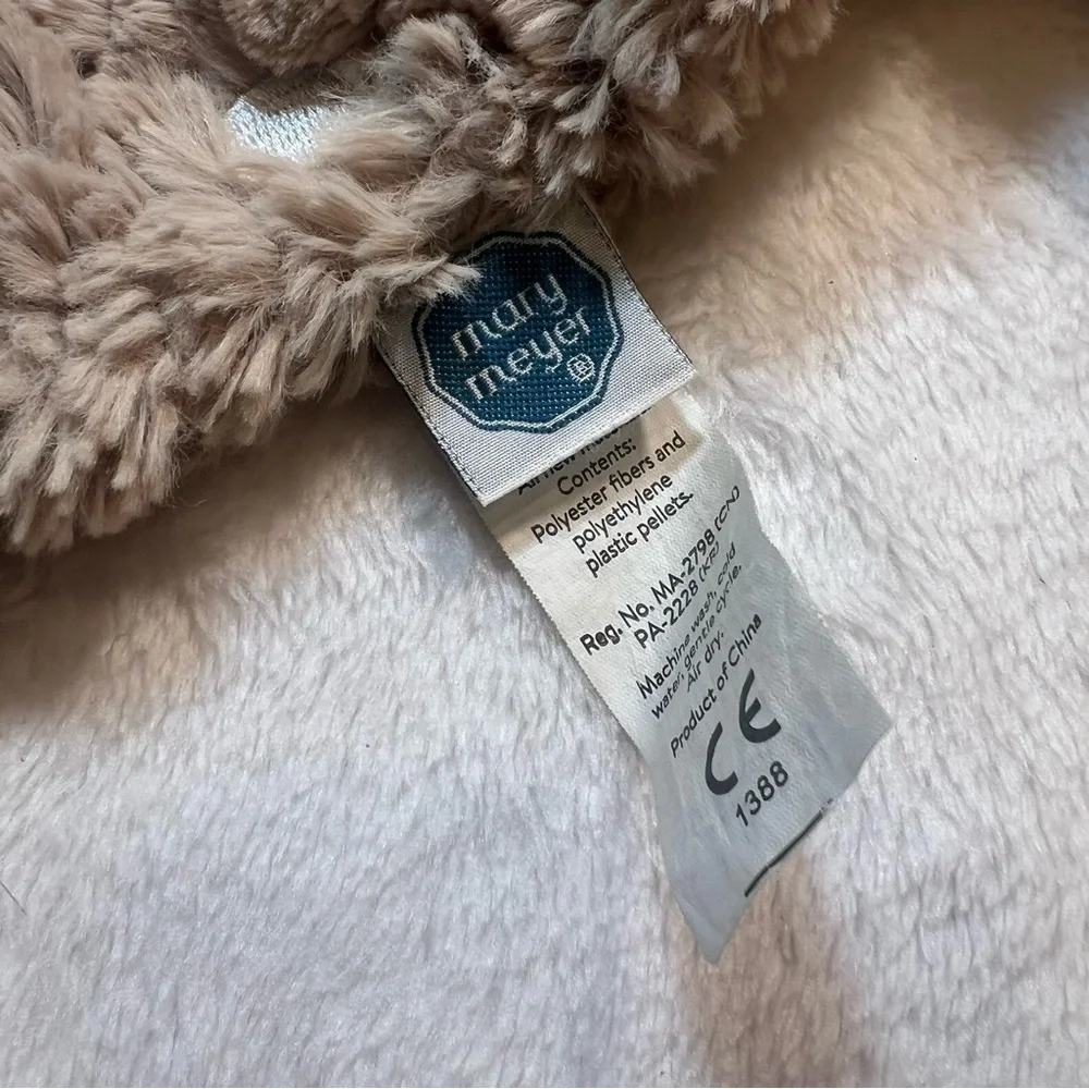 🔆 Bundle items 6 for $30 Mary Meyer Deer Lovey‎